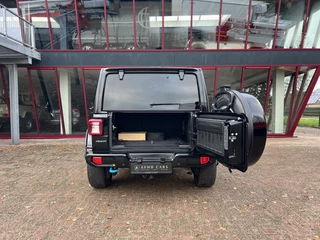 Jeep Wrangler – thumbnail 3