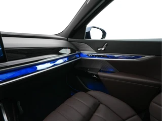 BMW i7 – thumbnail 24