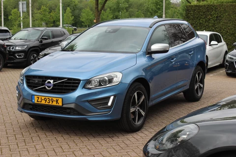Volvo XC60 2.0 D3 FWD Polar+ R-design / 131.279 km! / Trekhaak / Leder&Alcantara / Standkachel / 18'' / Navigatie / Bliss / Stoelverwarming / DAB / ACC