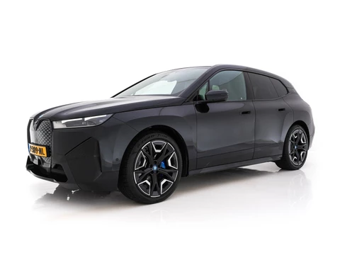 BMW iX xDrive40 High Executive 77 kWh [ 3-Fase 11kW ] {SoH-99%} (INCL-BTW) *PANO | LEATHER | TOPVIEW | FULL-LED | MEMORY-PACK | HARMAN/KARDON | BLINDSPOT | WIDESCREEN-COCKPIT | HEATED-COMFORTSEATS | DAB |  HEAD-UP | SOFTCLOSE | AMBIENTLIGHT | TOWBAR | 22"