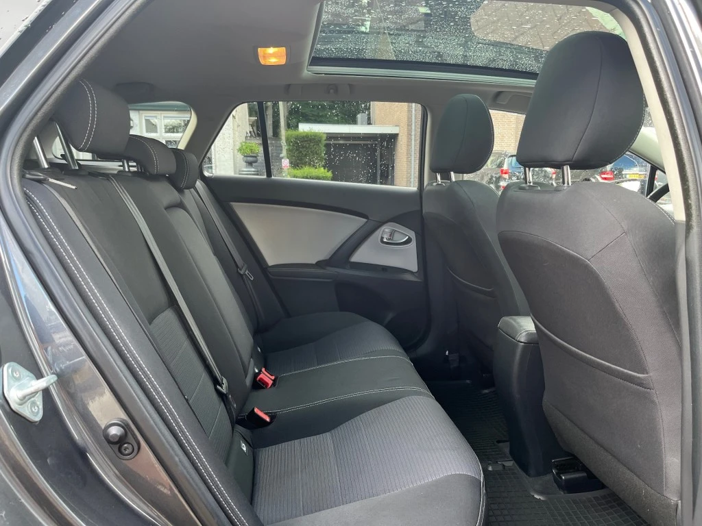 Toyota Avensis – foto 16