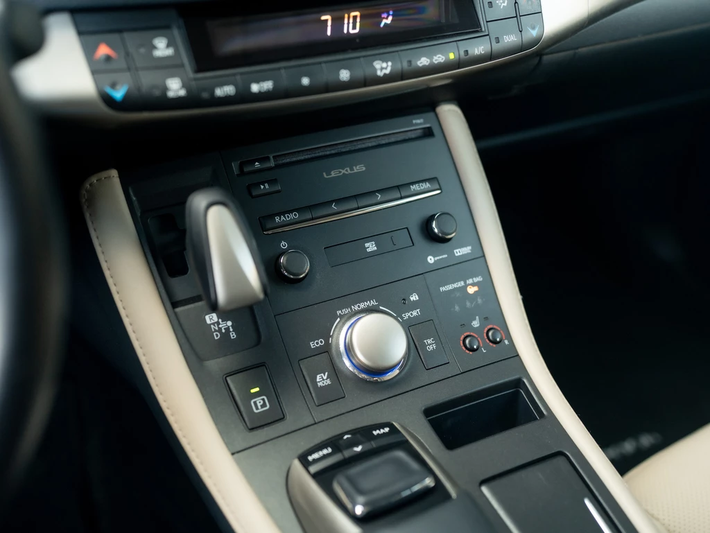 Lexus CT – foto 25