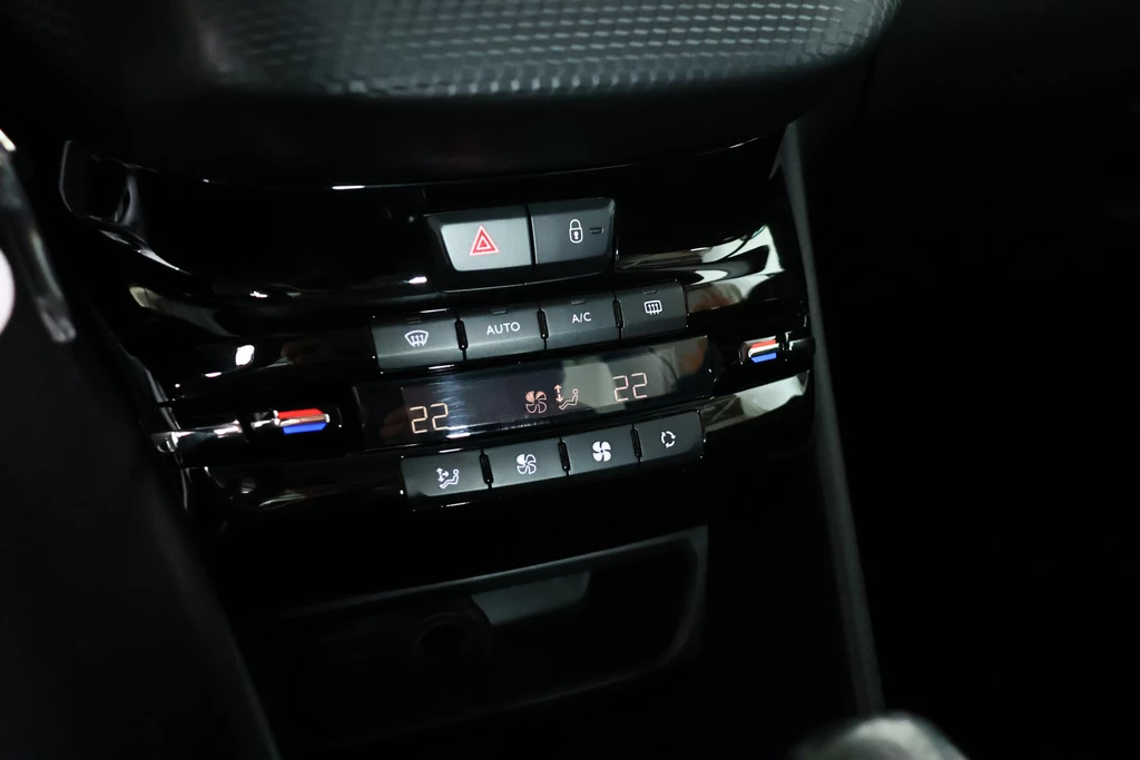 Peugeot 208 – foto 17