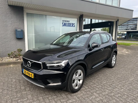Volvo XC40 2.0 T4 MOMENTUM PRO GEARTRONIC
