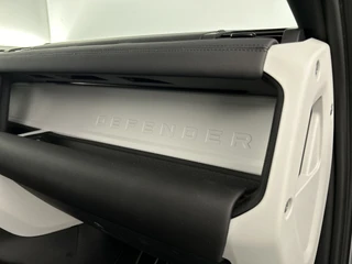 Land Rover Defender – thumbnail 23