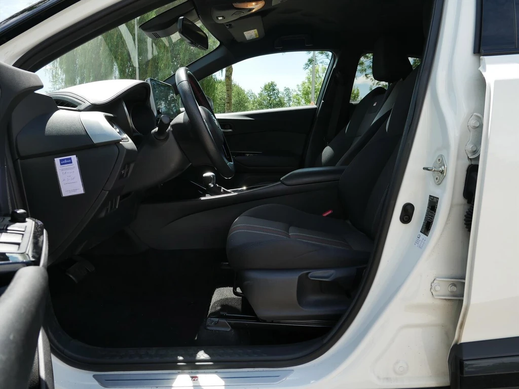 Toyota C-HR – foto 12