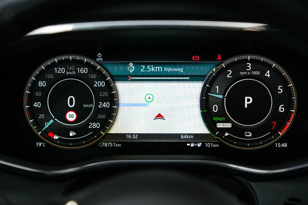 Jaguar F-PACE – foto 13