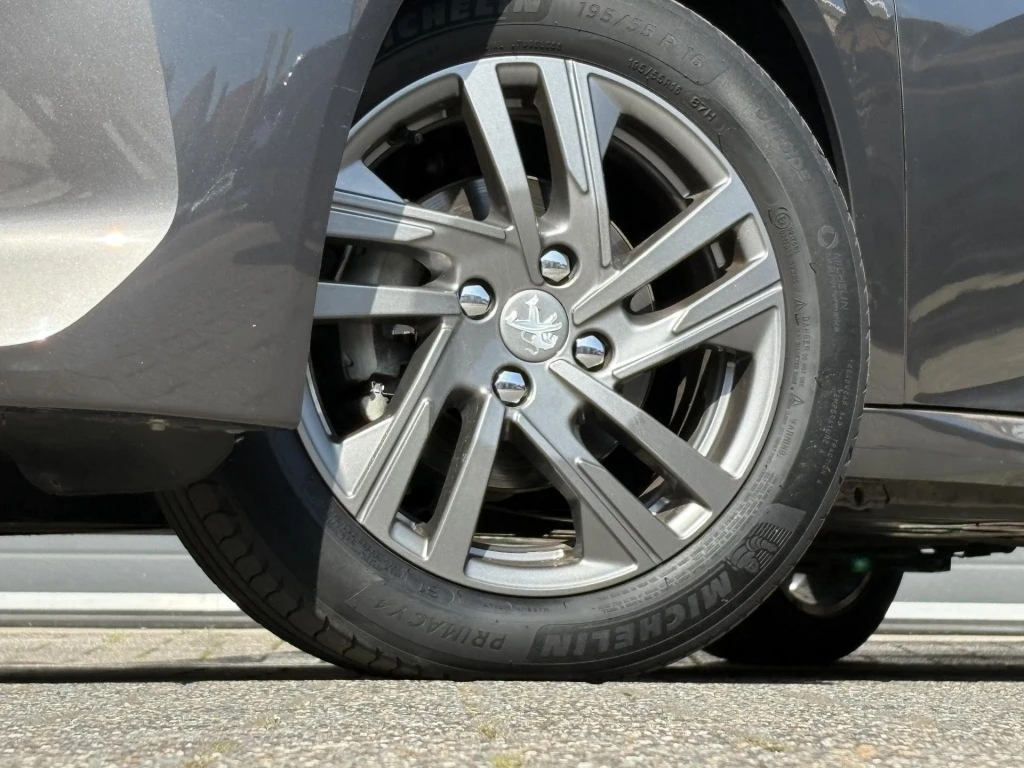 Peugeot 208 – foto 16