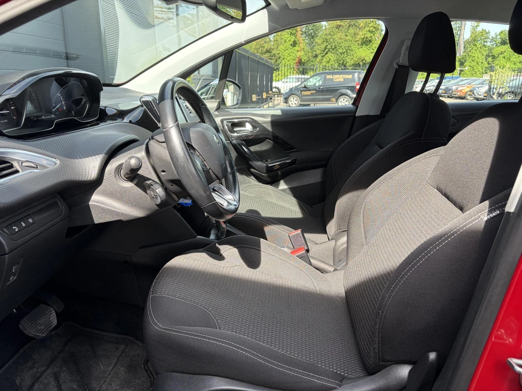 Peugeot 208 – foto 8