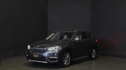BMW X1 xDrive20i Executive | Panorama | Hud | Sfeer | Camera