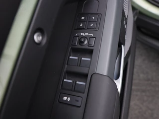 Land Rover Defender – thumbnail 27
