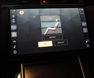 Land Rover Range Rover Velar – thumbnail 44
