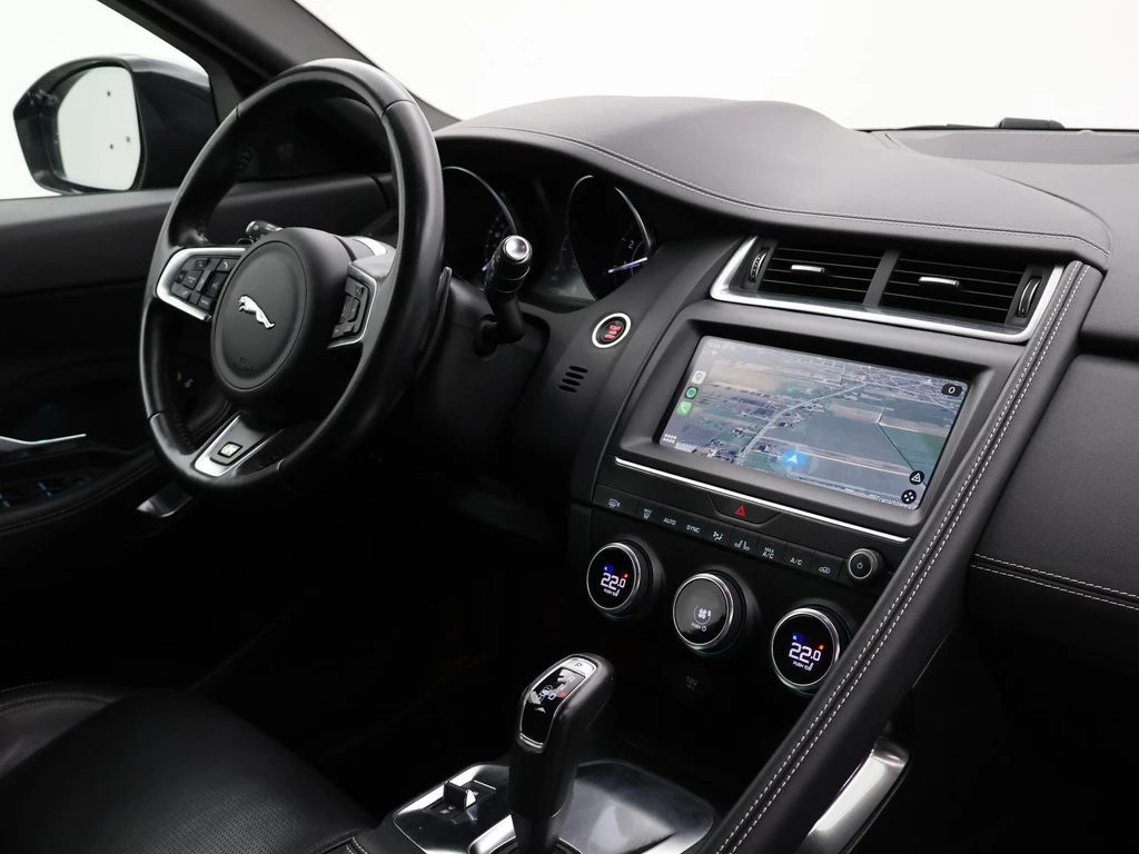 Jaguar E-PACE – foto 9