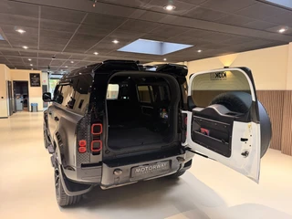 Land Rover Defender – thumbnail 4
