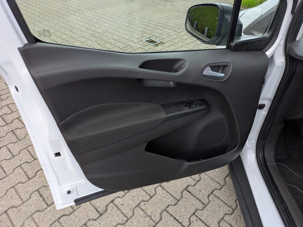 Ford Transit Courier – foto 24