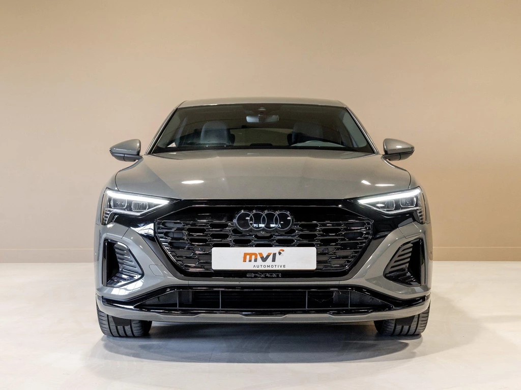 Audi Q8 Sportback e-tron – foto 6