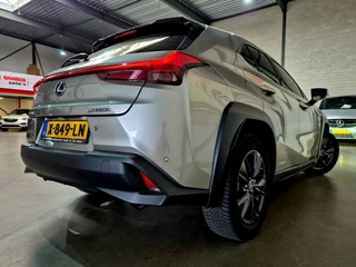 Lexus UX – thumbnail 9