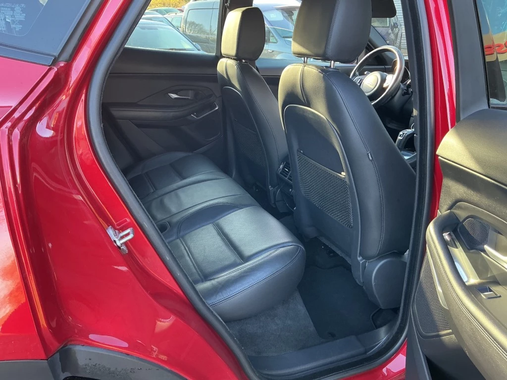Jaguar E-PACE – foto 10