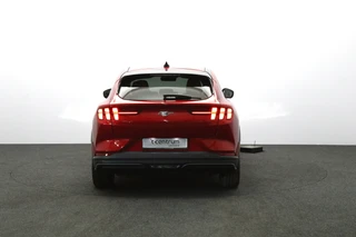 Ford Mustang Mach-E – thumbnail 4