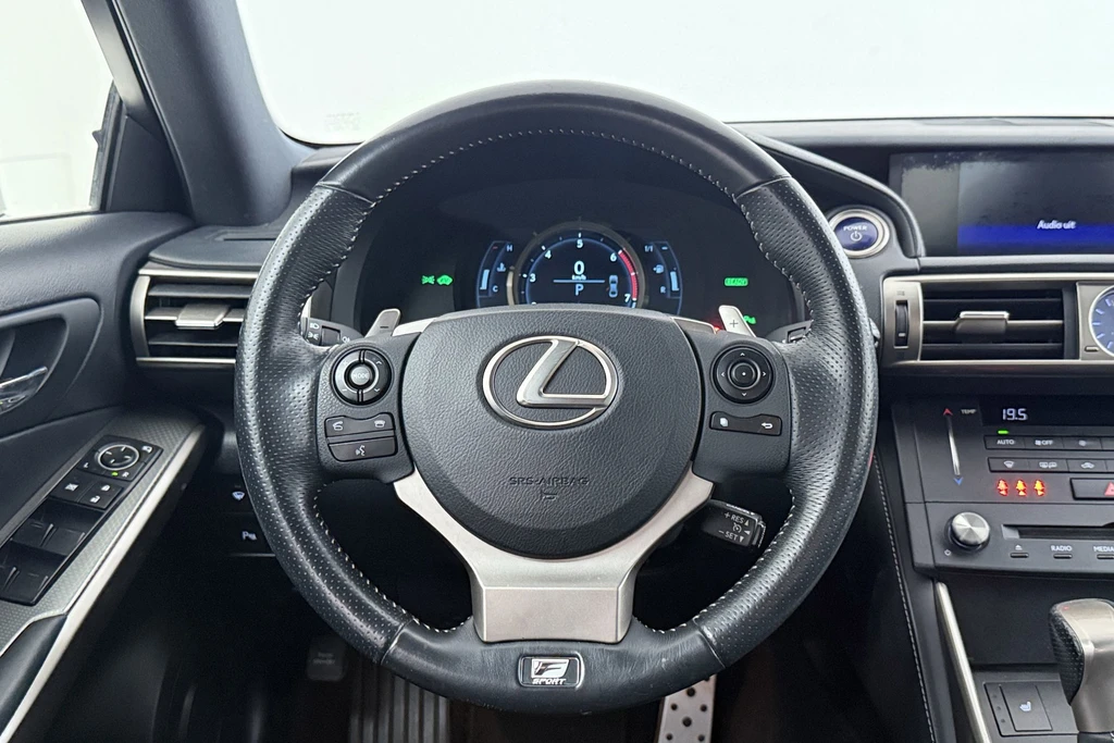 Lexus IS – foto 19