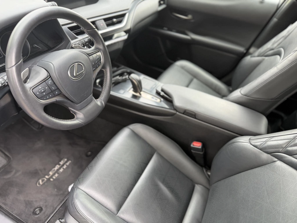 Lexus UX – foto 13