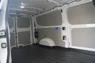 Ford E-Transit Custom – thumbnail 11