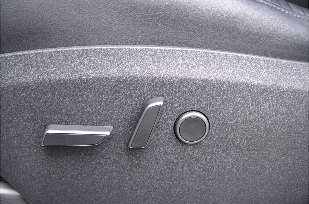 Tesla Model Y – foto 8