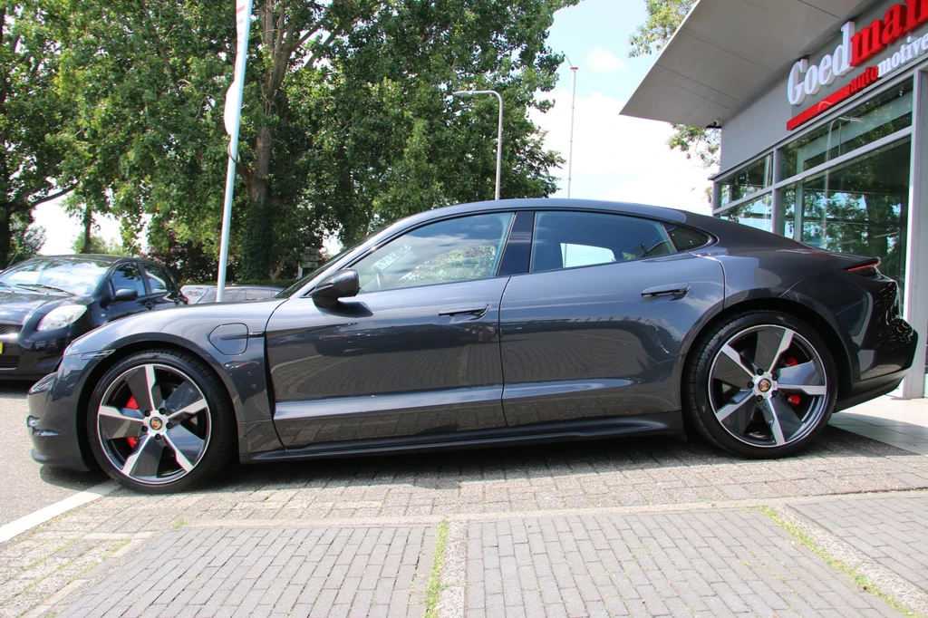 Porsche Taycan – foto 2
