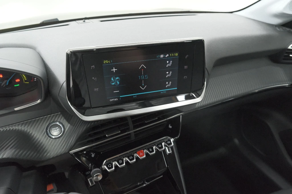Peugeot e-208 – foto 38