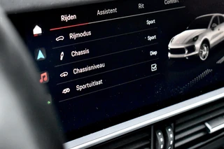 Porsche Cayenne – thumbnail 36