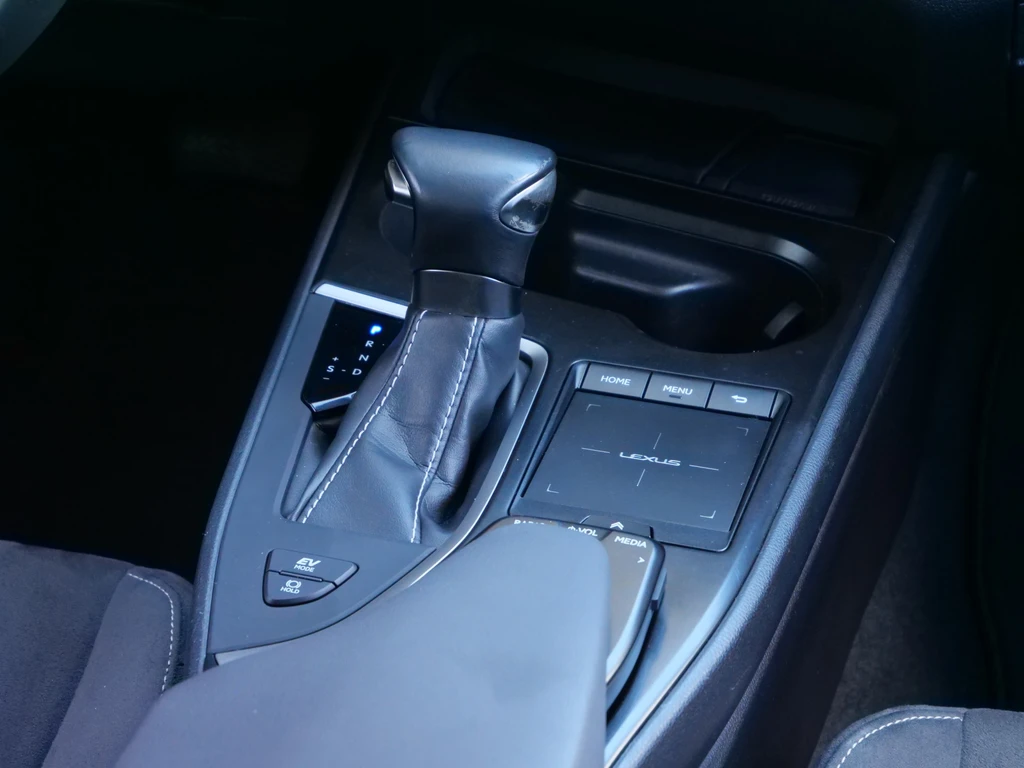 Lexus UX – foto 23