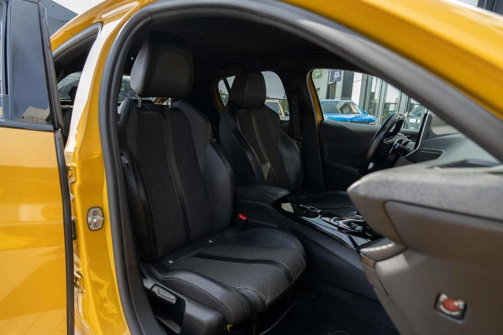 Peugeot 208 – foto 11