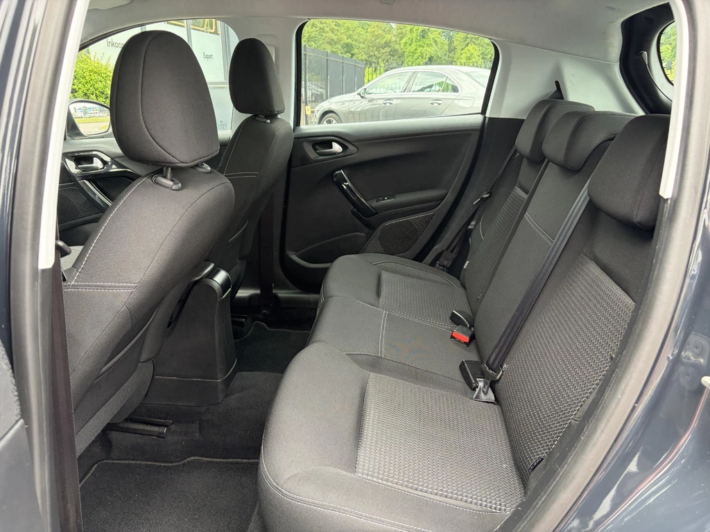 Peugeot 208 – foto 11