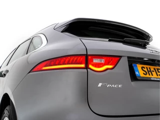 Jaguar F-PACE – thumbnail 32