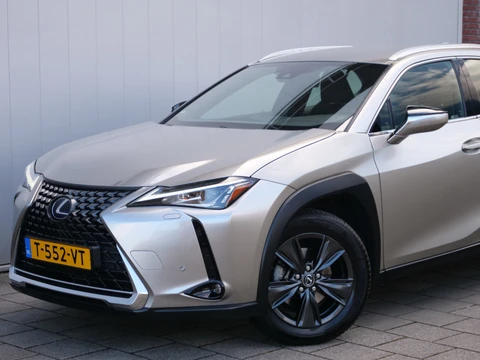 Lexus UX 250h 184pk Luxury Line Automaat Leder / Apple Carplay / Dodehoeksensor / Stoelverwarming