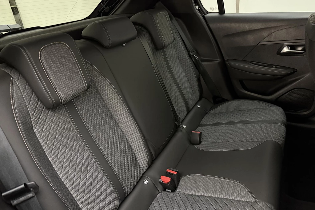 Peugeot 208 – foto 12