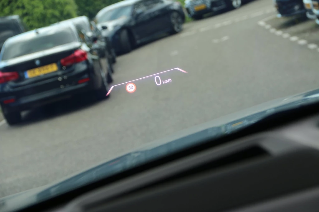 BMW iX2 – foto 12