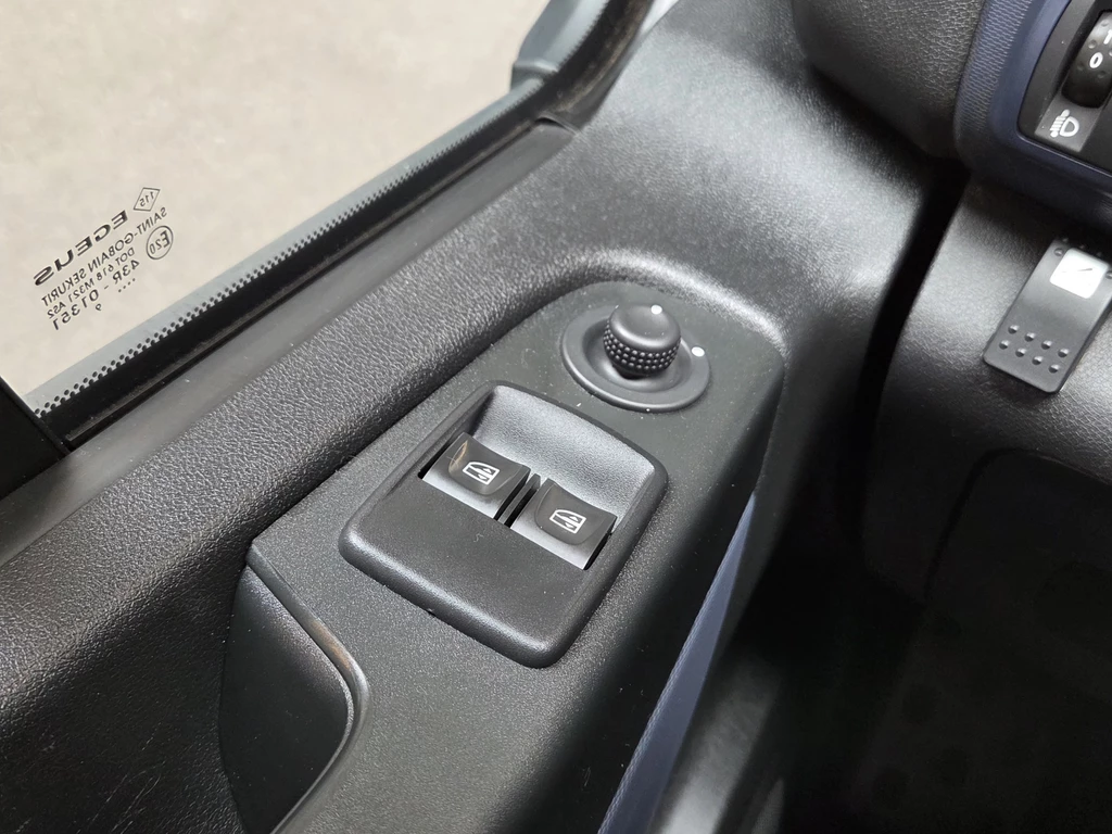 Opel Vivaro – foto 18
