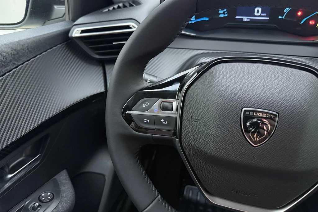 Peugeot 208 – foto 18