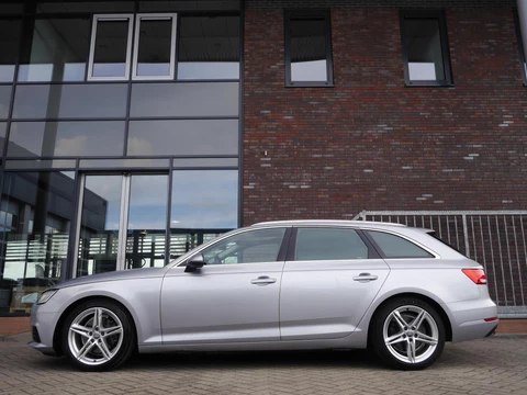 Audi A4 Avant 1.4 TFSI Pro Line | Elektrisch te openen kofferbak | Apple carplay/Android auto | 18 inch lichtmetalen velgen | Cruise control | Parkeersensoren achter |  bi-xenon koplampen | Climate control | Navigatie