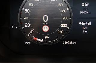 Land Rover Defender – thumbnail 36