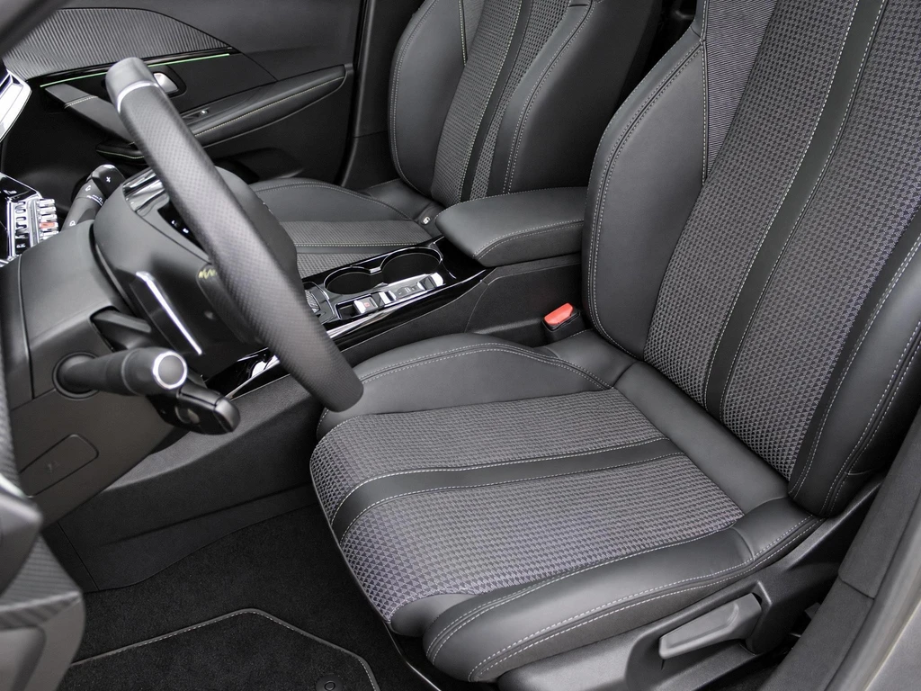 Peugeot 208 – foto 14