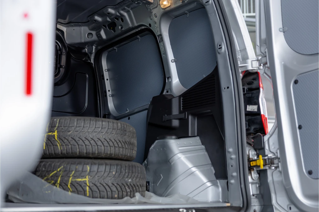 Ford Transit Courier – foto 38