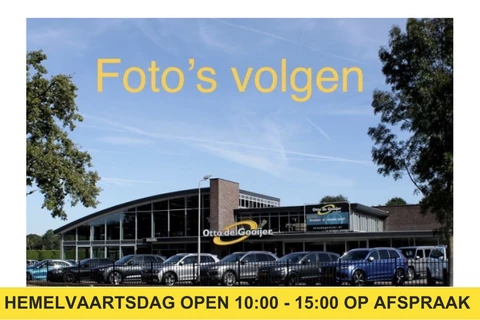 Porsche Macan 2.0 / Trekhaak / Panoramadak / 360Camera / Leder / 18'' / Navigatie / Stoelverwarming / Dodehoek / DAB / Cruise Control