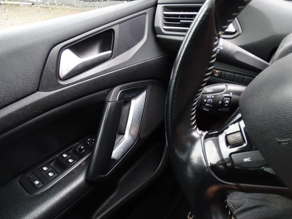 Peugeot 308 – foto 11