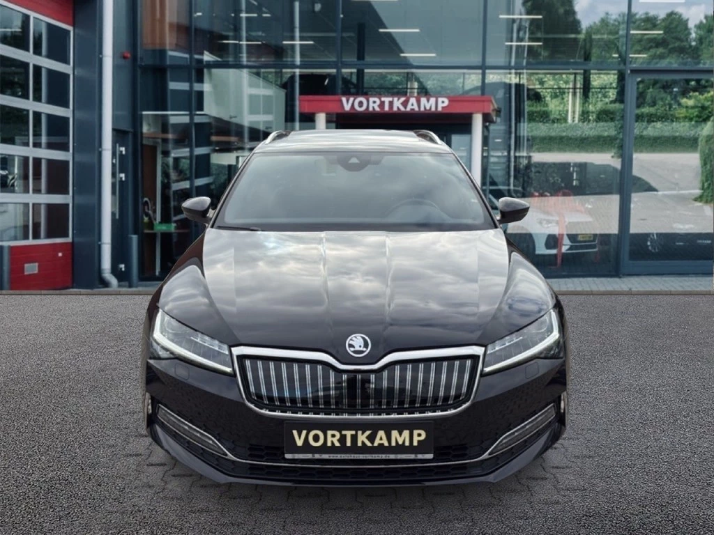 Škoda Superb – foto 8