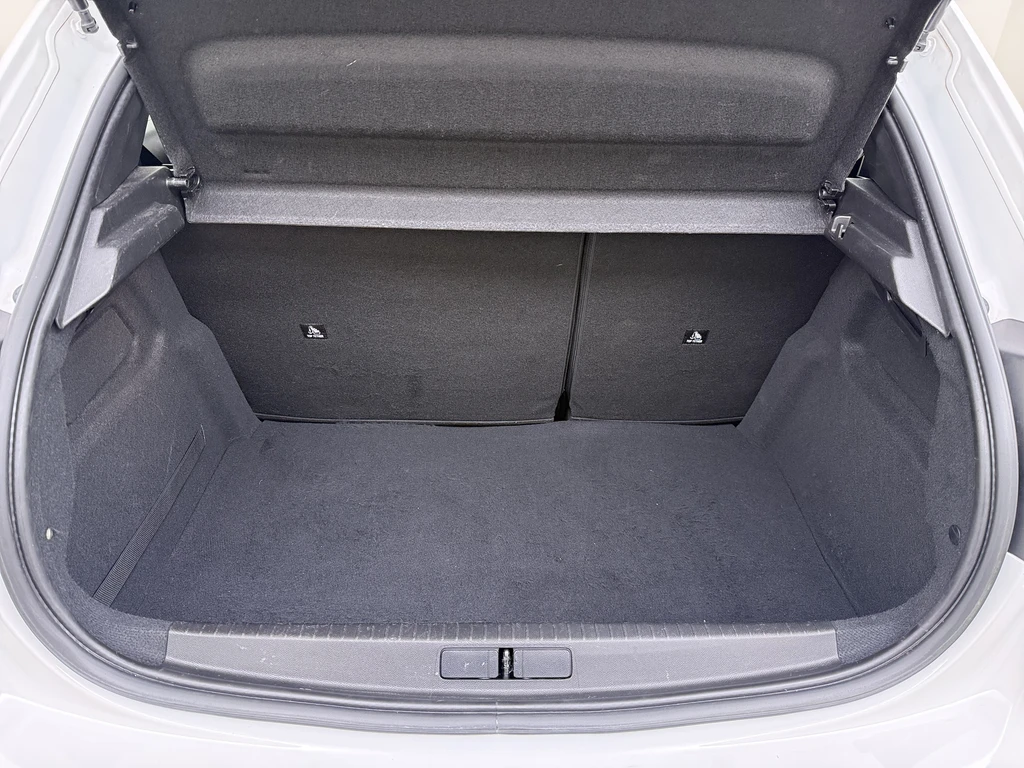 Peugeot e-208 – foto 25