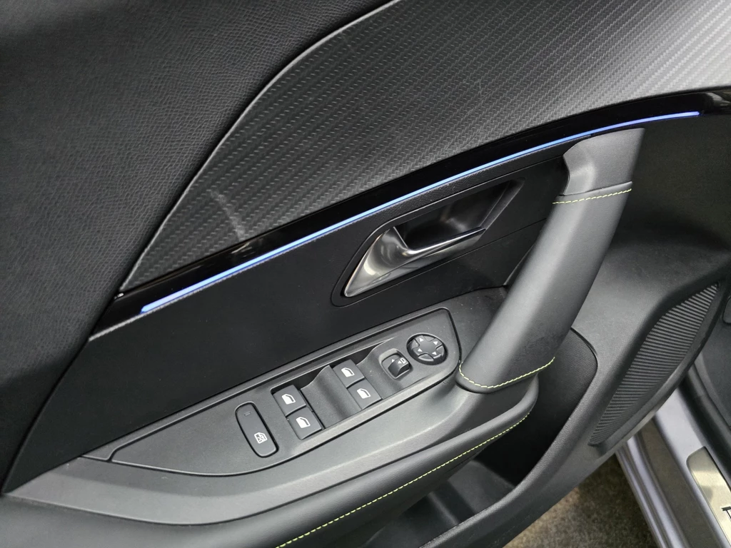 Peugeot e-2008 – foto 10
