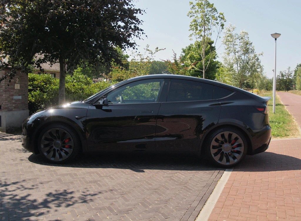 Tesla Model Y – foto 2