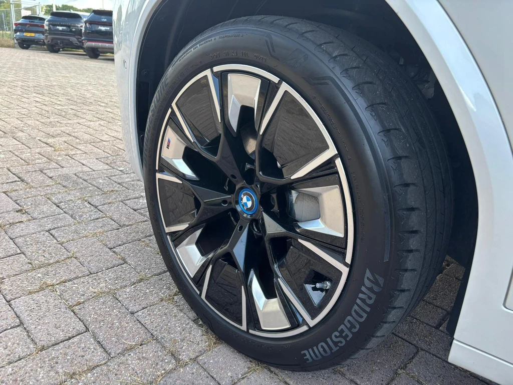 BMW iX3 – foto 9